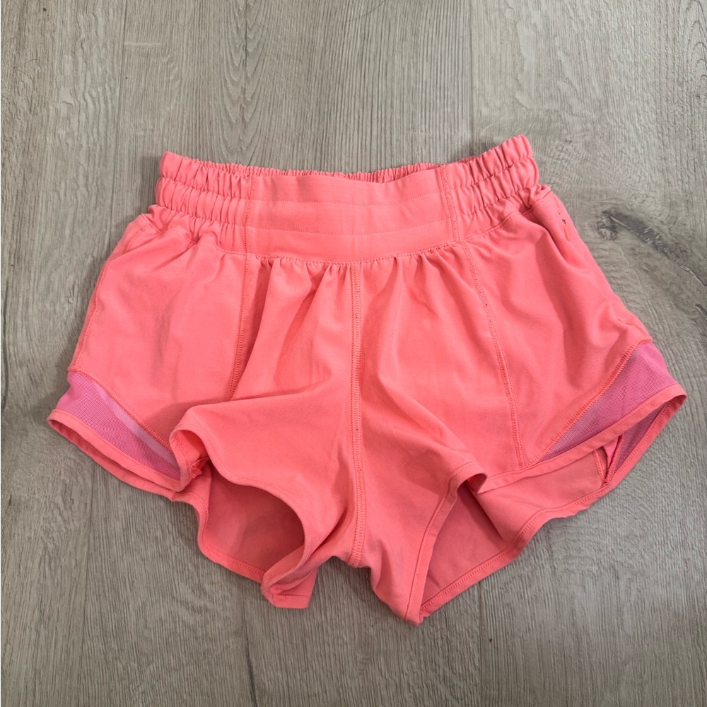 lululemon hotty hot shorts 2.5